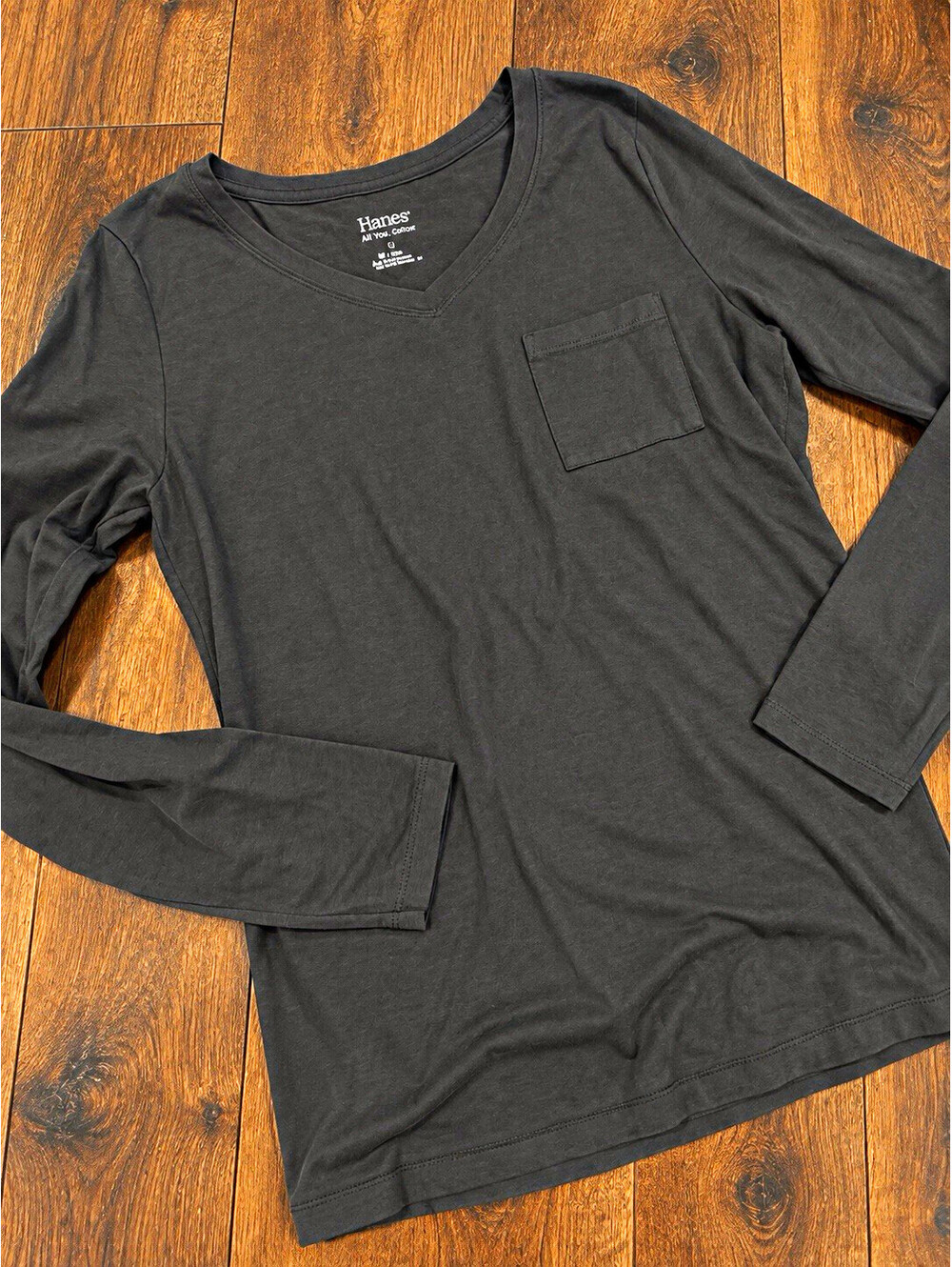 Black Solid V-Neck Long Sleeve Pocket Tee Size Small
